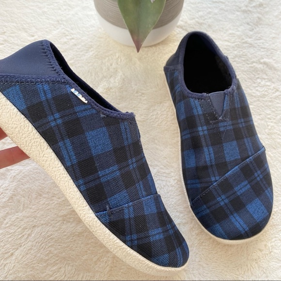 TOMS Rodeo Faux Fur Lined Twill blue check plaid Mens 7 convertible Slippers - Picture 2 of 13